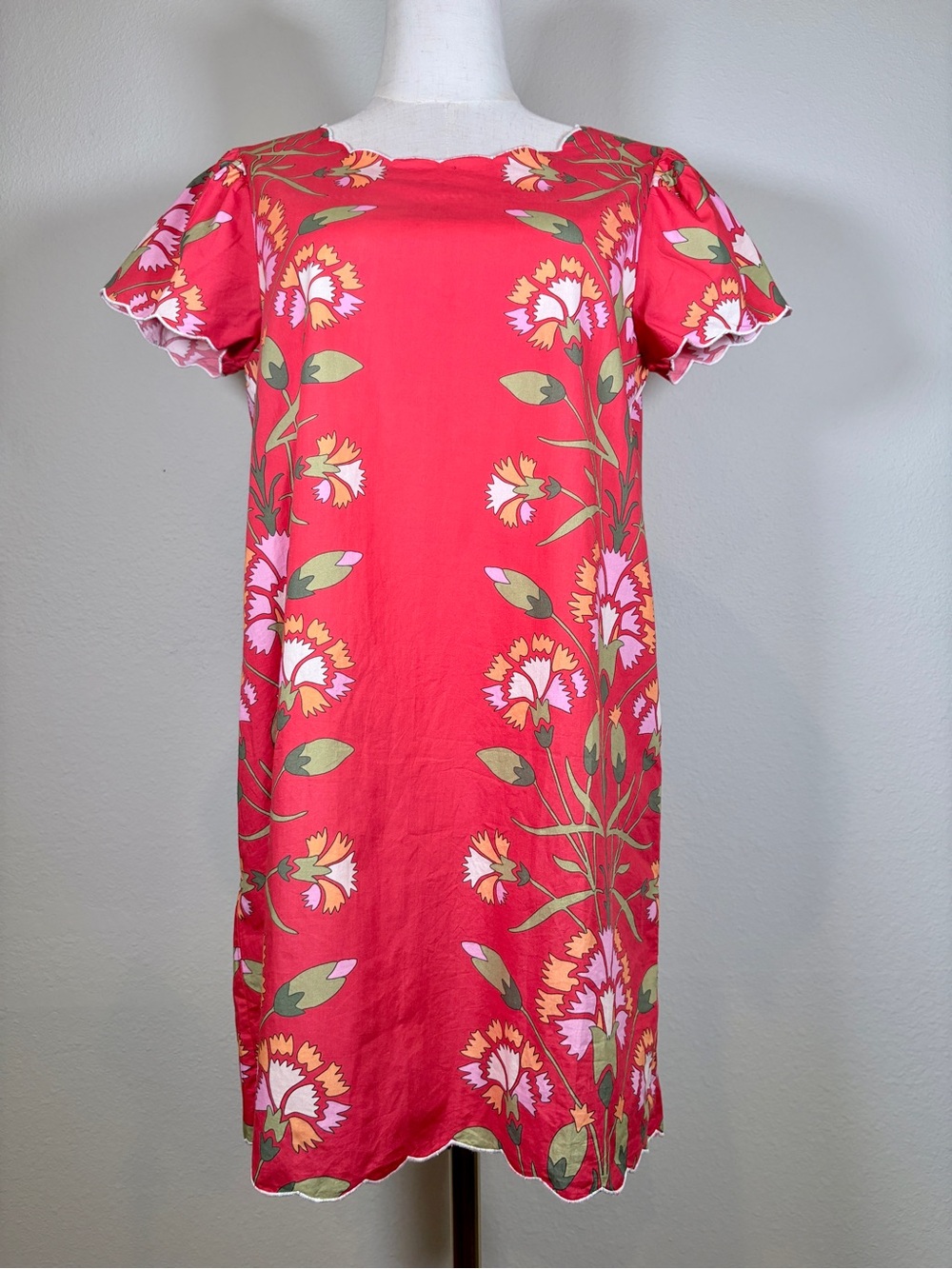 Elizabeth James Louisa Scalloped Shift Dress in Indian Flower-Poppy Size Small - Picture 2 of 12